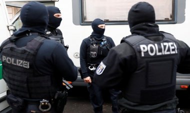 بالحجارة.. الاعتداء على المقر الانتخابي لوزير الصحة الألماني