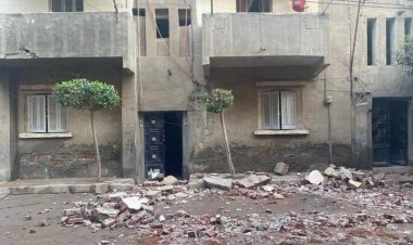 إصابة شخص «تحطمت» سيارته بعد انهيار «بلكونة» عليها في الدقهلية