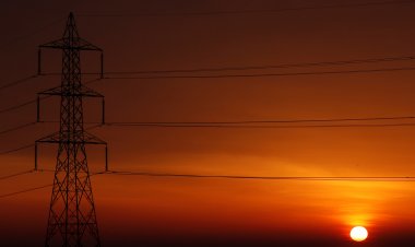 تزامنًا مع موجة الطقس السيئ.. انقطاع الكهرباء عن عدة مدن في جنوب سيناء