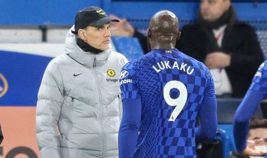 تصرف «غريب» من لوكاكو بعد استبعاده أمام ليفربول (صورة)