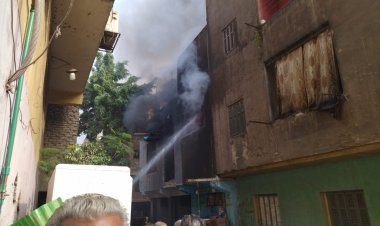 بالصور.. إصابة شخصين إثر حريق بمصنع ملابس في شبرا الخيمة