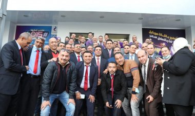 الرئيس التنفيذي لـ«المصرية للاتصالات» يلتقى العاملين بمحافظة بورسعيد