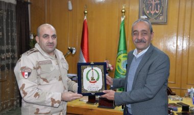 بالصور| محافظ الإسماعيلية يستقبل وفد قيادة الجيش الثاني الميداني للتهنئة بعيد الميلاد المجيد