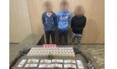 خططوا للسطو المسلح على ممتلكات سيدة.. القبض على سائق وعاطلين سرقوا فيلا بالجيزة