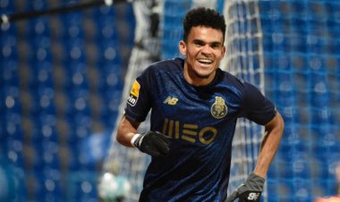 الأولوية لتجديد عقد «صلاح».. حقيقة المفاوضات مع «دياز» للانتقال إلى «ليفربول»