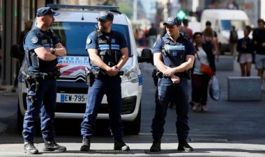 مصري يتسبب في حبس 6 من ضباط شرطة فرنسا