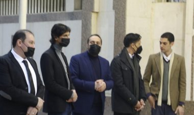 على الحجار يتلقى عزاء شقيقه أحمد من مسجد الحامدية الشاذلية.. (صور)