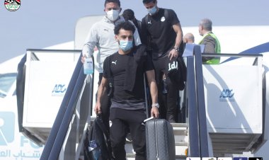 أمم إفريقيا.. منتخب مصر يصل إلى الكاميرون واحتشاد الجماهير لمشاهدة «صلاح» (صور)
