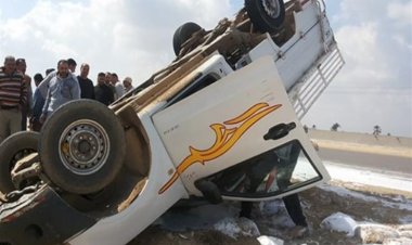 مصرع وإصابة 22 شخصًا في انقلاب سيارة ربع نقل بالمنيا