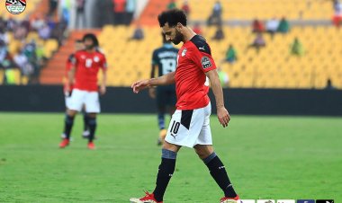 «إحنا نبوس إيدينا شعر ودقن إننا تغلبنا واحد بس».. تفاصيل غضب المشاهير بعد خسارة «المنتخب»