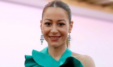 منة شلبي متهمة بالعنصرية.. والسبب والدتها