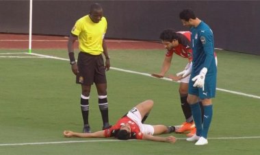 صدمة في الأهلي بعد إصابة أكرم توفيق مع المنتخب