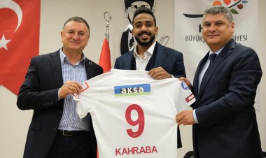 رسالة ترحيب وفيديو استعراضي ومطالبة بالدعاء.. تفاصيل اليوم الأول لكهربا في «هاتاي» التركي