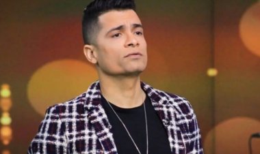 بالفيديو| طلب غريب من حسن شاكوش لموظفة فندق بالرياض