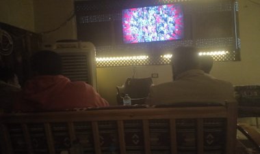 بالصور.. مقاهي الأقصر «كاملة العدد» خلال مباراة مصر وغينيا بيساو