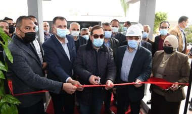 صور| وزير البترول يفتتح غرفة التحكم الرئيسية لشبكة خطوط أنابيب السويس والقناة