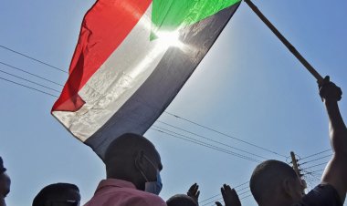 سفير إيطاليا لدى السودان يؤكد دعم بلاده لحكومة الفترة الانتقالية