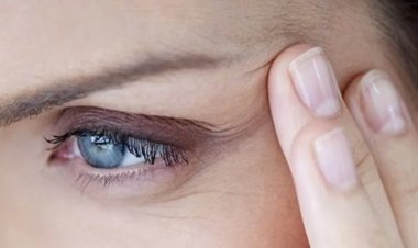 وصفات طبيعية ساحرة للتخلص من تجاعيد العينين نهائيا