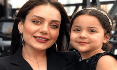 حفيدة هيفاء وهبي ترقص مع والدتها على أنغام «الغزالة الرايقة» (فيديو)