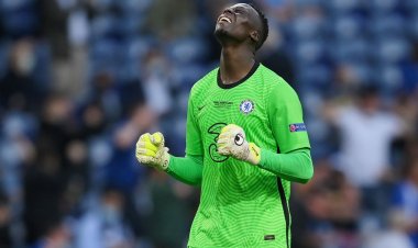 حفل «THE BEST».. ميندي أفضل حارس مرمى في العالم