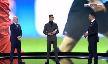 «فيفا» يستحدث جائزة خاصة «علشان عيون» رونالدو.. والسر في 115 هدفًا