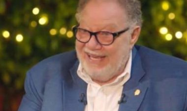 «كان بيقولى بوس بجد» .. يحيي الفخراني يكشف كواليس فيلم «نص أرنب» مع محمد خان