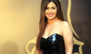 بـ«جيب قصير».. منة فضالي تتألق في أحدث جلسة تصوير لها