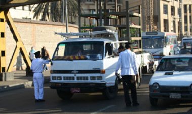 إحالة المتهم بـ«انتحال صفة موظف مرور» للجنايات