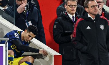 الكاميرات توثق غضب رونالدو عقب التبديل.. شاهد الفيديو