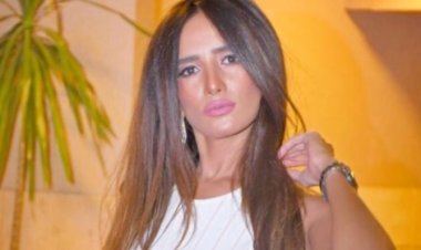 زينة تعلن إصابة والدتها بفيروس كورونا