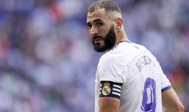 بطريقة غريبة.. كريم بنزيما يهدر ركلة جزاء أمام إليتشي (فيديو)