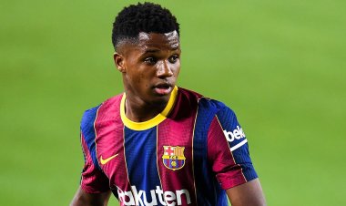 بعد تكرر إصابته.. نجم برشلونة يرفض الجراحة والنادي يعلن موقفه