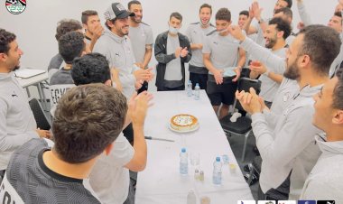 قبل مواجهة كوت ديفوار.. منتخب مصر يحتفل بعيد ميلاد «حجازي» بعد ختام تدريباته