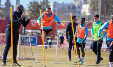 الأهلي يستعد لمواجهة سموحة بتدريبات بدنية وتقسيمة قوية بطول الملعب