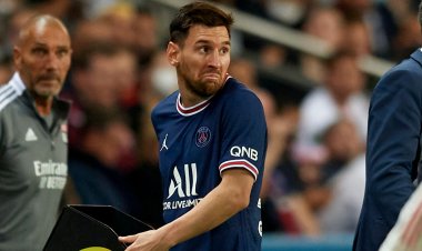 ميسي يدرس العودة إلى برشلونة.. اعرف التفاصيل