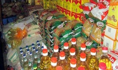 القبض على موظف اختلس بضائع تموينية وزور فواتير بها