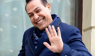 شاهد.. «حكيم» يضع اللمسات الأخيرة لحفل «استاد الهوكي»