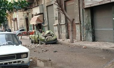انهيار «شرفة» عقار وتحطم سيارة بسبب الطقس السيئ فى الإسكندرية