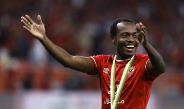 خاص| بيرسي تاو خارج حسابات الأهلي في مونديال الأندية