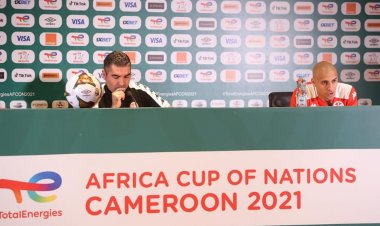 استمرارًا لمهازل «أمم إفريقيا».. سرقة معدات المؤتمر الصحفي لمنتخب تونس أمام الحضور