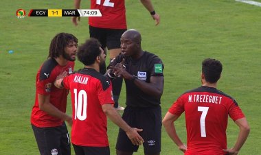 مشاجرة بين لاعبي مصر والمغرب.. وإنذار مصطفى محمد و«حكيمي»