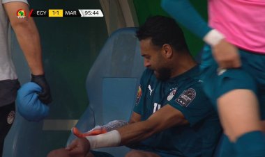 بعد رفضه التبديل.. «أبو جبل» يغادر مباراة مصر والمغرب «باكيًا»