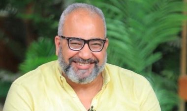 فيديو| بيومي فؤاد: «أبويا كان بيضربني بالخرطوم وعزمته على سجائر»