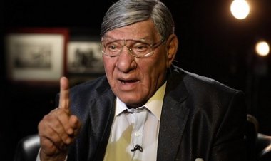 هل أصيب بكورونا؟.. تفاصيل تعرض الإعلامي مفيد فوزي إلى إصابة خطيرة