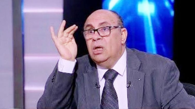 شاهد.. تعليق «غاضب» من مبروك عطية على فيلم «أصحاب ولا أعز»:  «لهو ومجون»