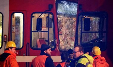 إصابة 30 شخصًا جراء تصادم قطاري ترام في مدينة روستوك شمالي ألمانيا