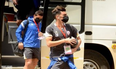 حافلة الزمالك تصل ستاد القاهرة والفريق يتفقد أرضية الملعب