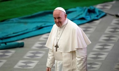 بابا الفاتيكان: أوكرانيا تشهد أنهار دماء ودموع وحرب تزرع الموت والدمار