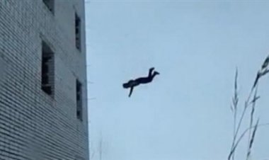 مصرع شاب سقط من أعلى عقار فى ظروف غامضة ببولاق الدكرور