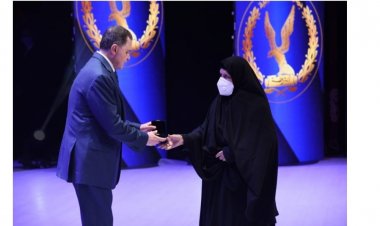 وزير الداخلية يكرم عدد من أسر الشهداء والمصابين من رجال الشرطة